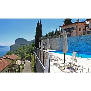  Apartment La Quiete 09 Terrace By Gardadomusmea Italien