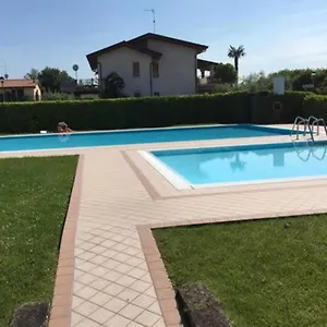  Apartment Con Piscina A Italien