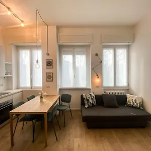 Molino Cozy With Park View In Downtown Italie