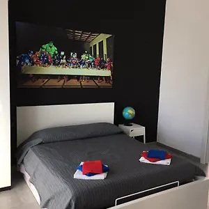 Apartment Interno 10, Syracuse